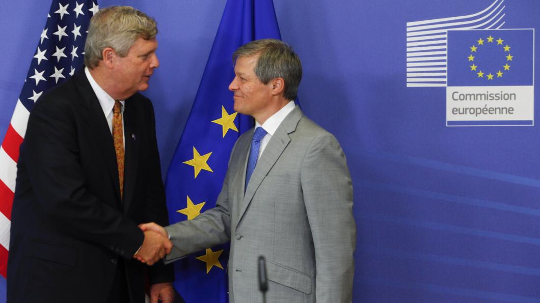 De Europese Commissie onderhandelt achter gesloten deuren over TTIP De Europese Commissie onderhandelt achter gesloten deuren over TTIP