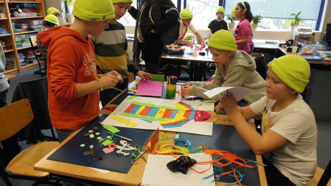 Warme truiendag: kinderen maken trui warme truiendag kinderen maken_trui.jpg